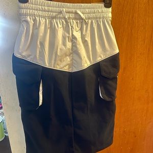 NIKE GIRLS XS SKIRT WITH ELASTIC W and side pockets NEW WT TAGS